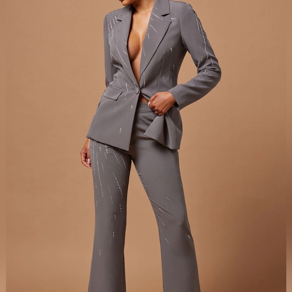 Elegant Gray Women's Suit Set